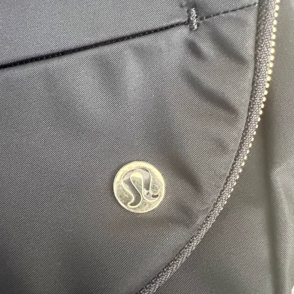 Lululemon - All Night Festival Bag 5L (The larger one) - Black/Gold - NEW! - Picture 2 of 9